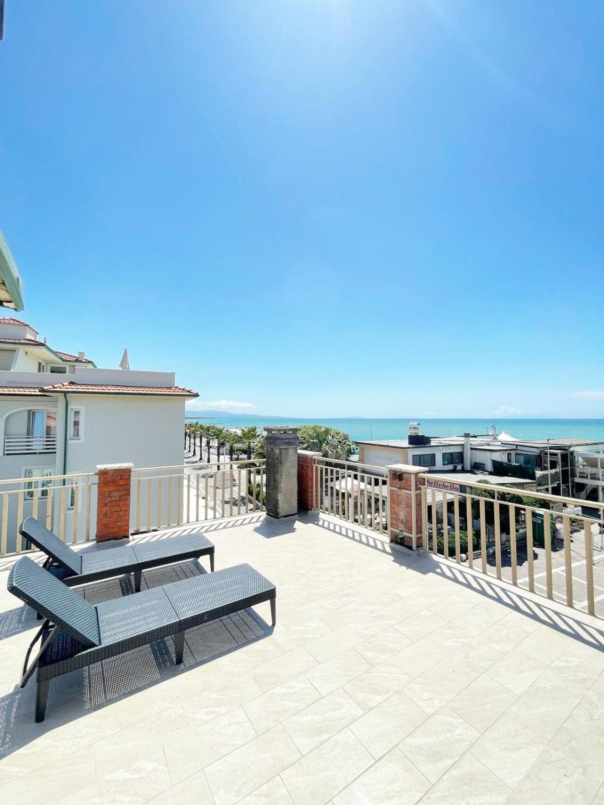 Апартаменты Villino Mirella A Marina Di Cecina By Zoom In Earth Экстерьер фото